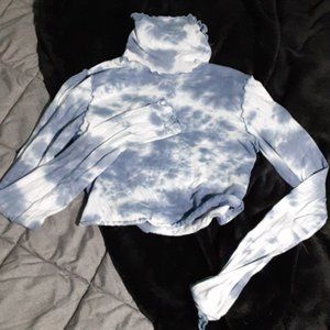 Long Sleeve Tie-dye Crop Top (SMALL)